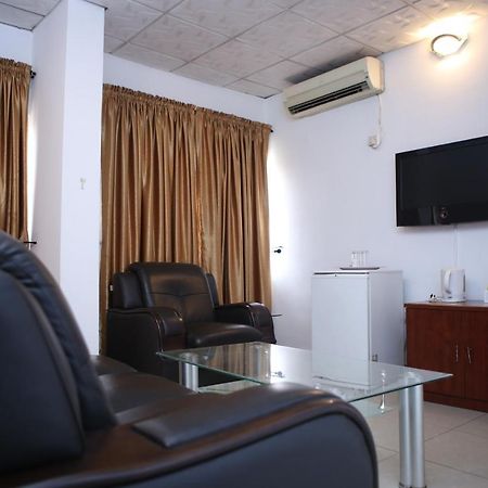 The Habitat Suites International Lagos Buitenkant foto