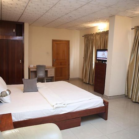 The Habitat Suites International Lagos Buitenkant foto