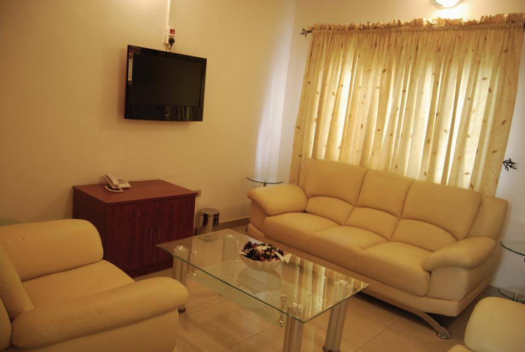 The Habitat Suites International Lagos Buitenkant foto