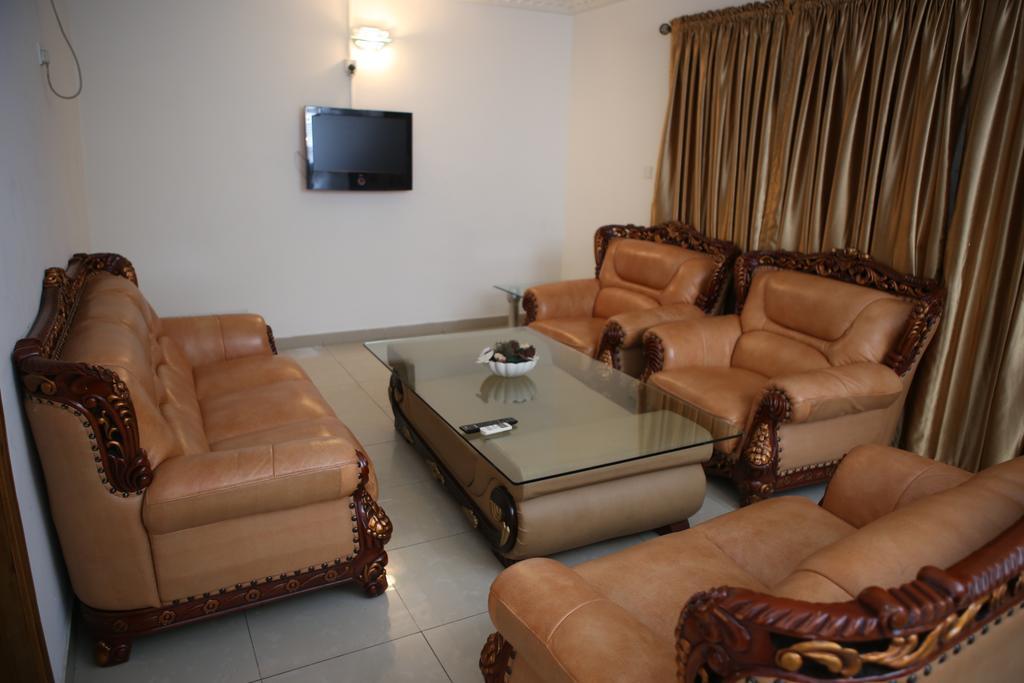 The Habitat Suites International Lagos Buitenkant foto
