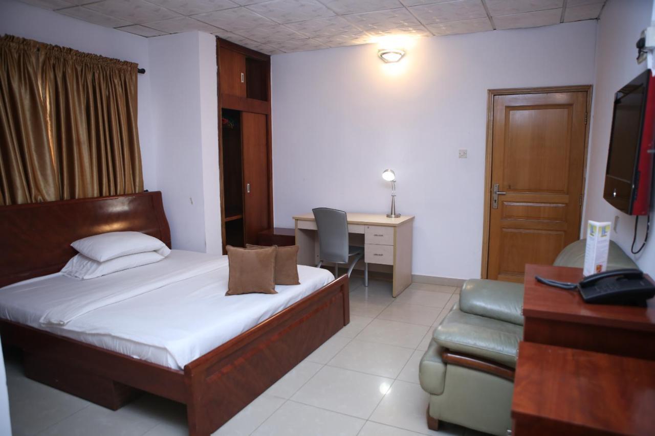 The Habitat Suites International Lagos Buitenkant foto