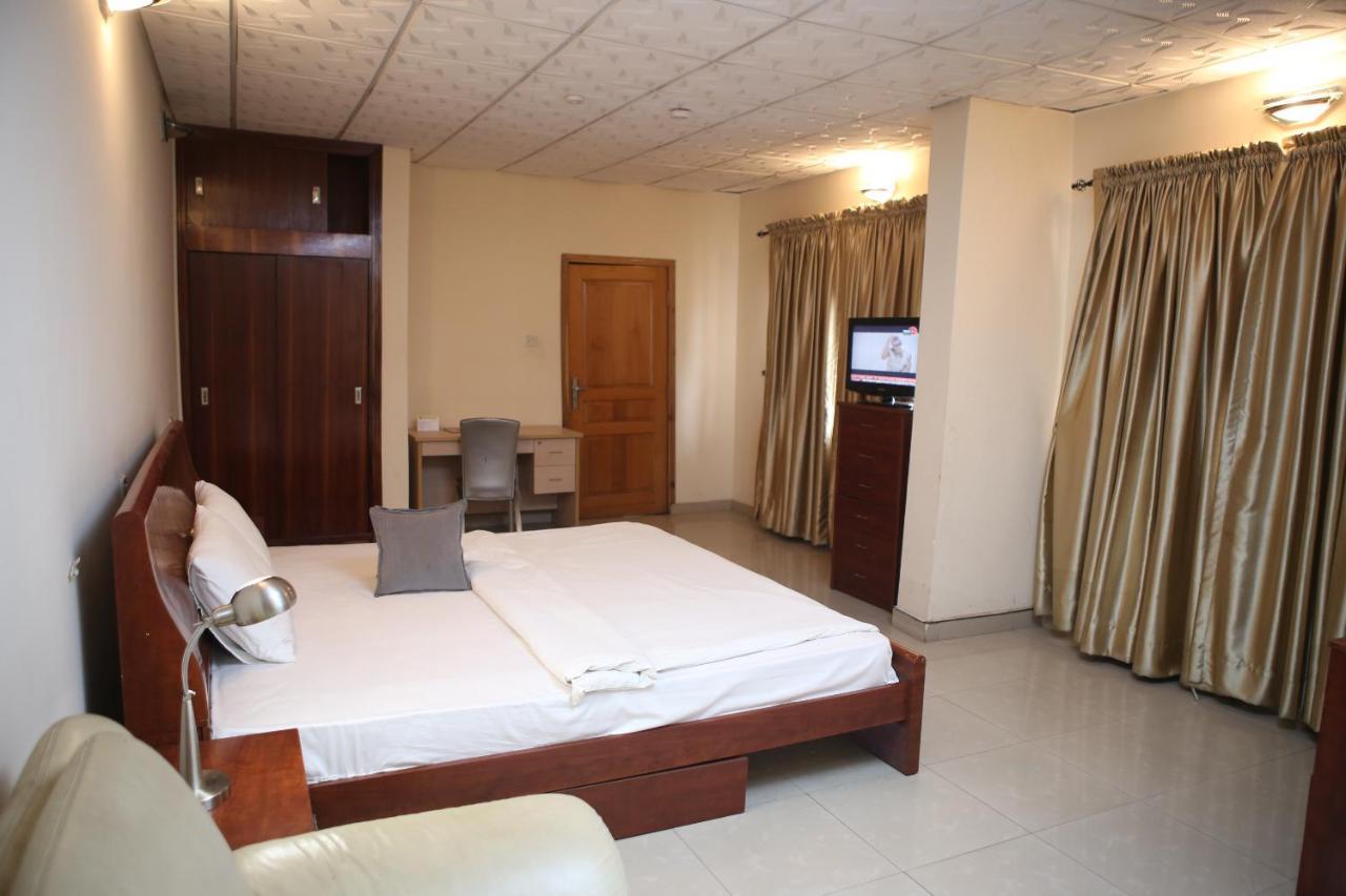 The Habitat Suites International Lagos Buitenkant foto