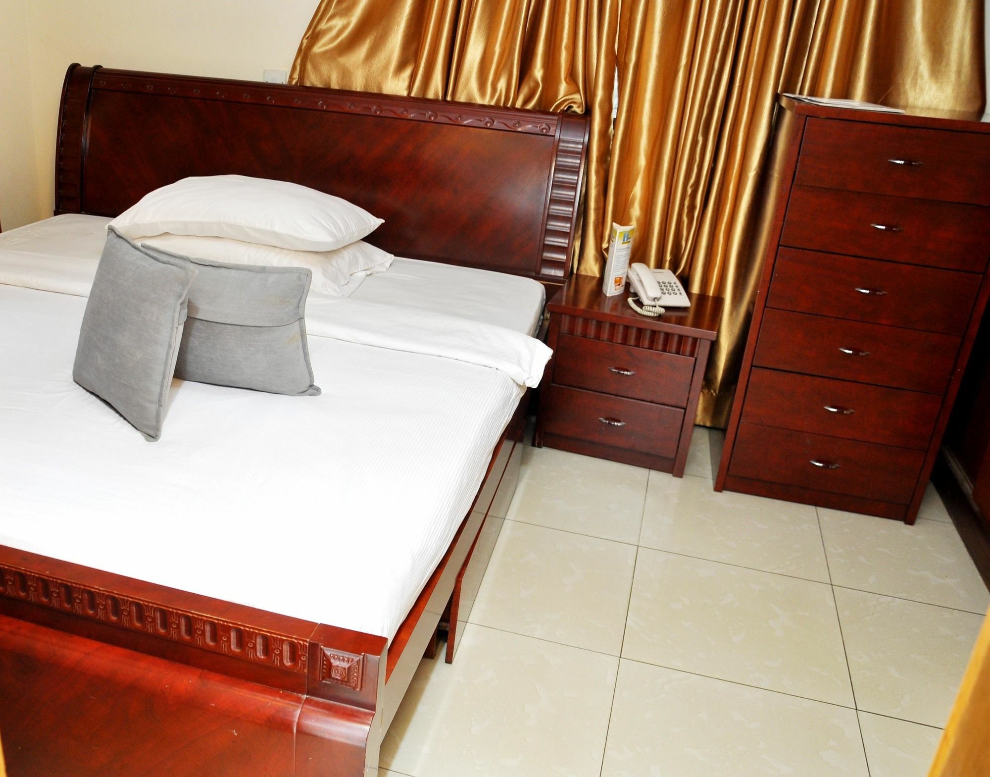 The Habitat Suites International Lagos Buitenkant foto