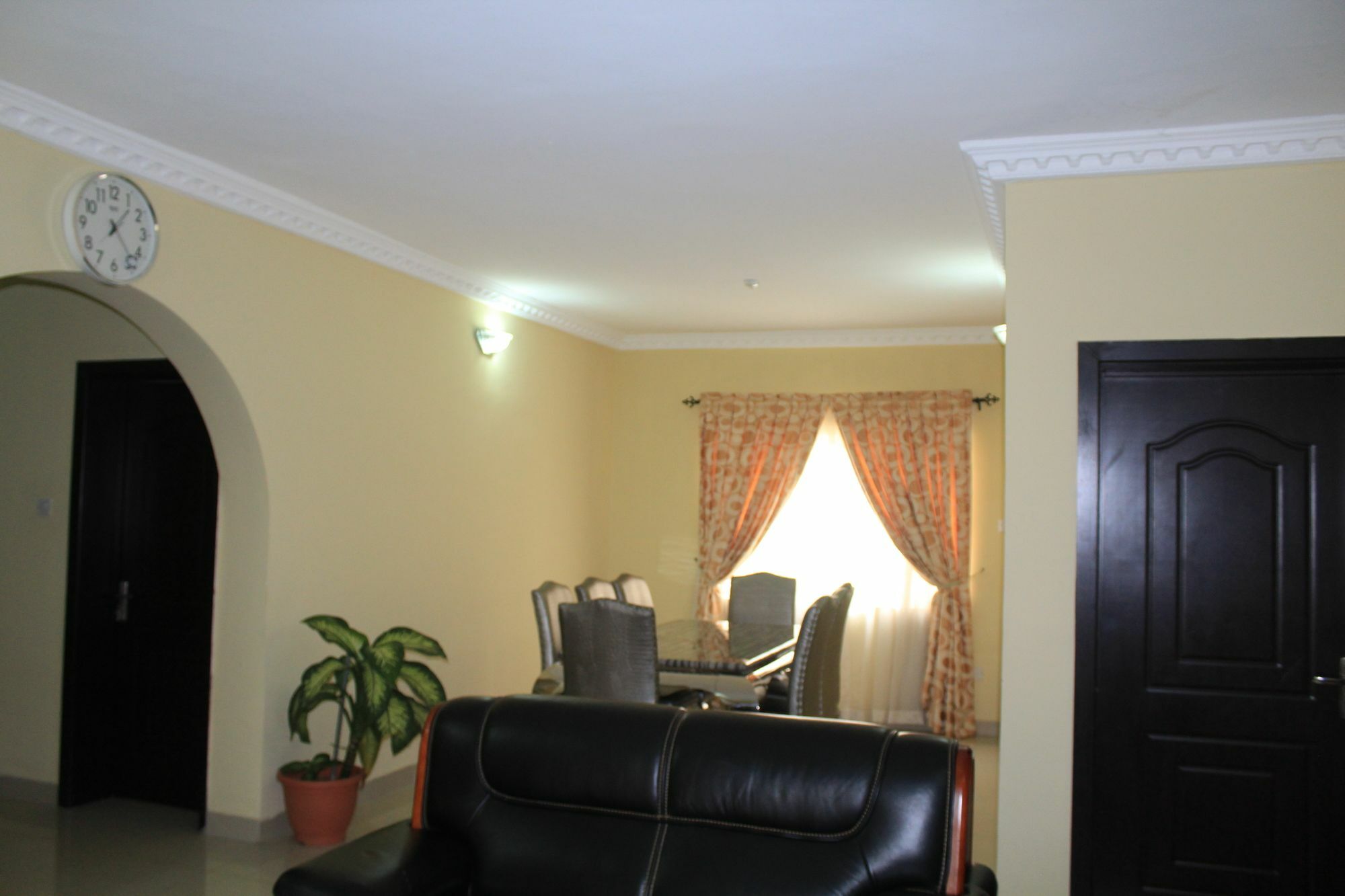 The Habitat Suites International Lagos Buitenkant foto