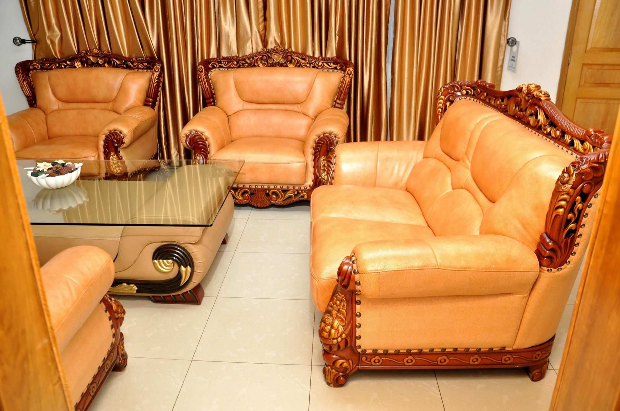 The Habitat Suites International Lagos Buitenkant foto