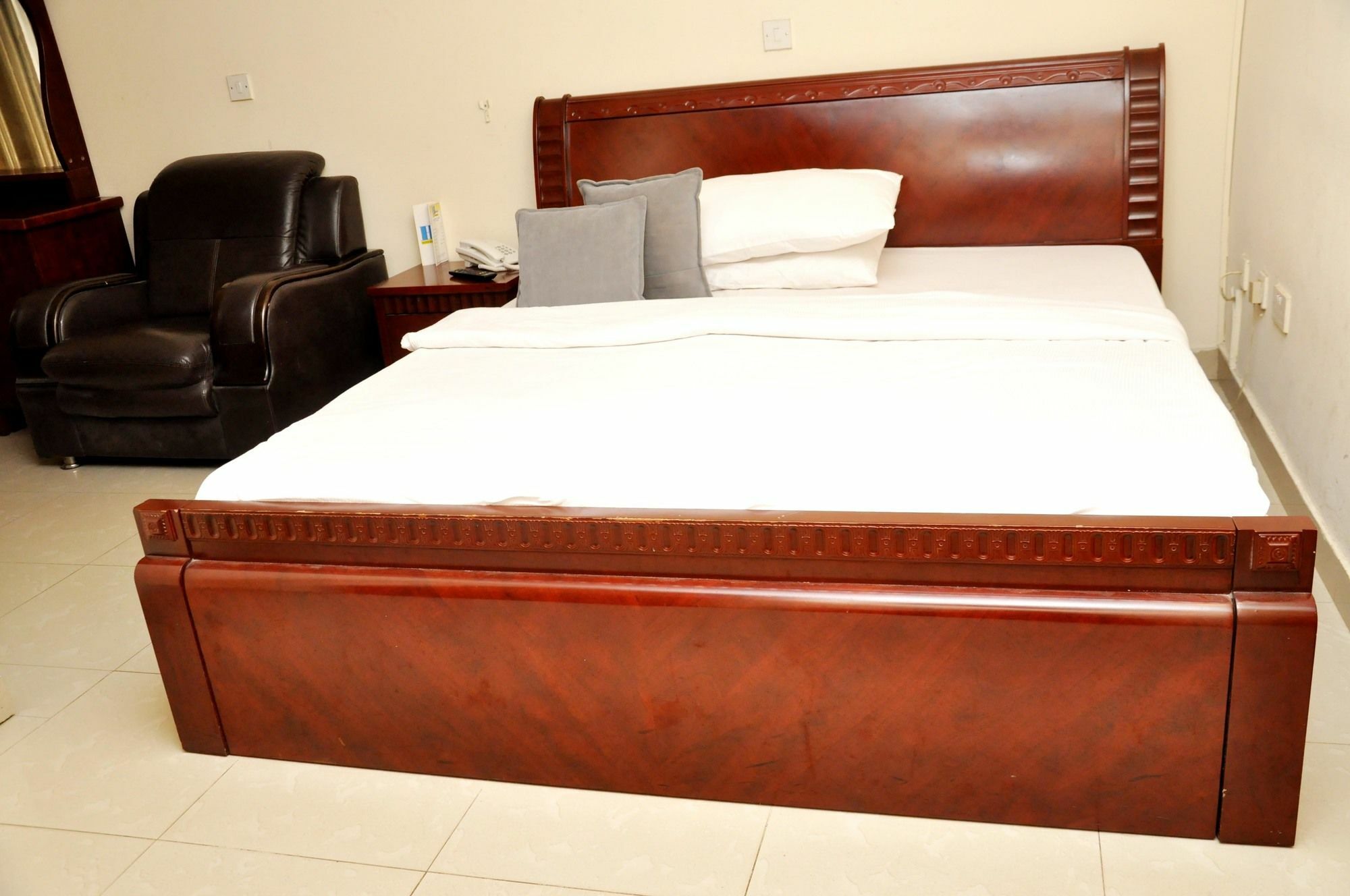 The Habitat Suites International Lagos Buitenkant foto