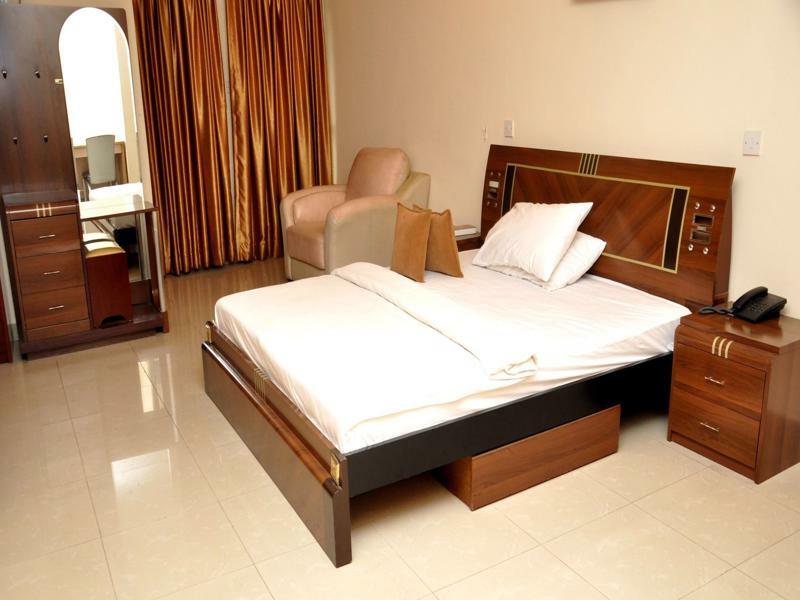 The Habitat Suites International Lagos Buitenkant foto