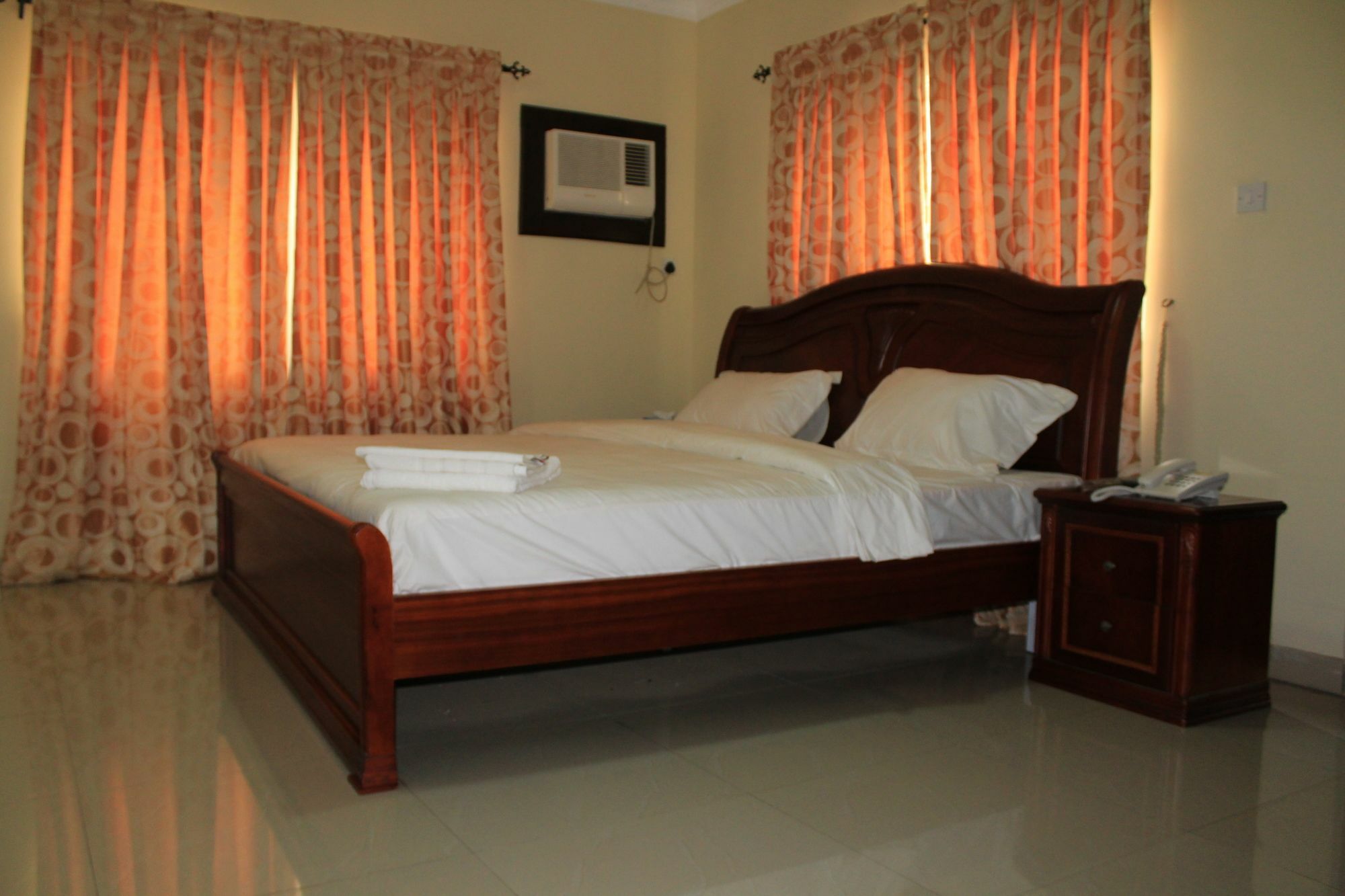 The Habitat Suites International Lagos Buitenkant foto