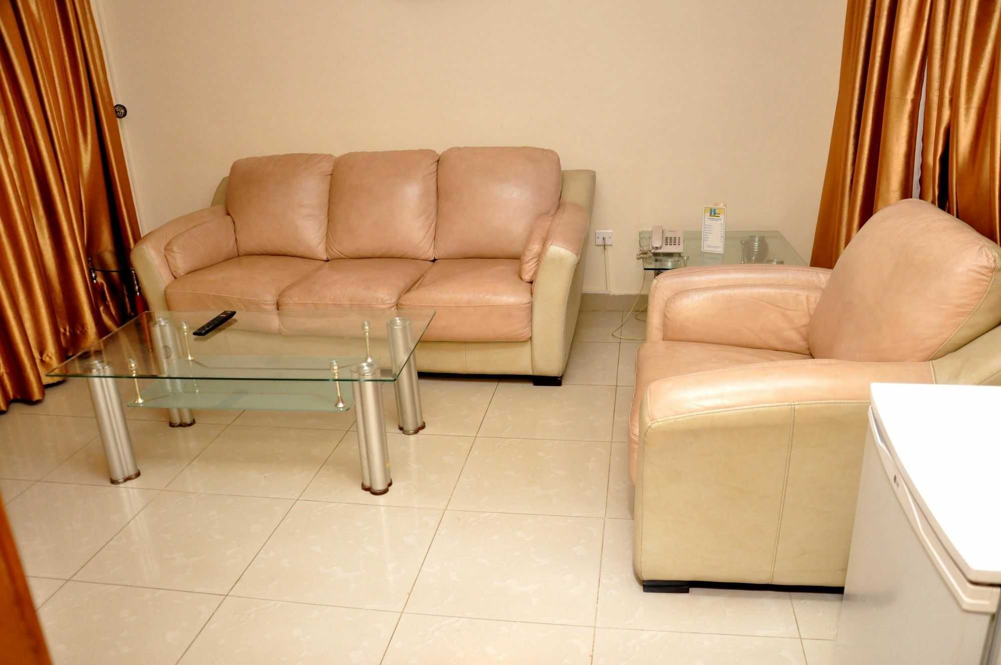 The Habitat Suites International Lagos Buitenkant foto