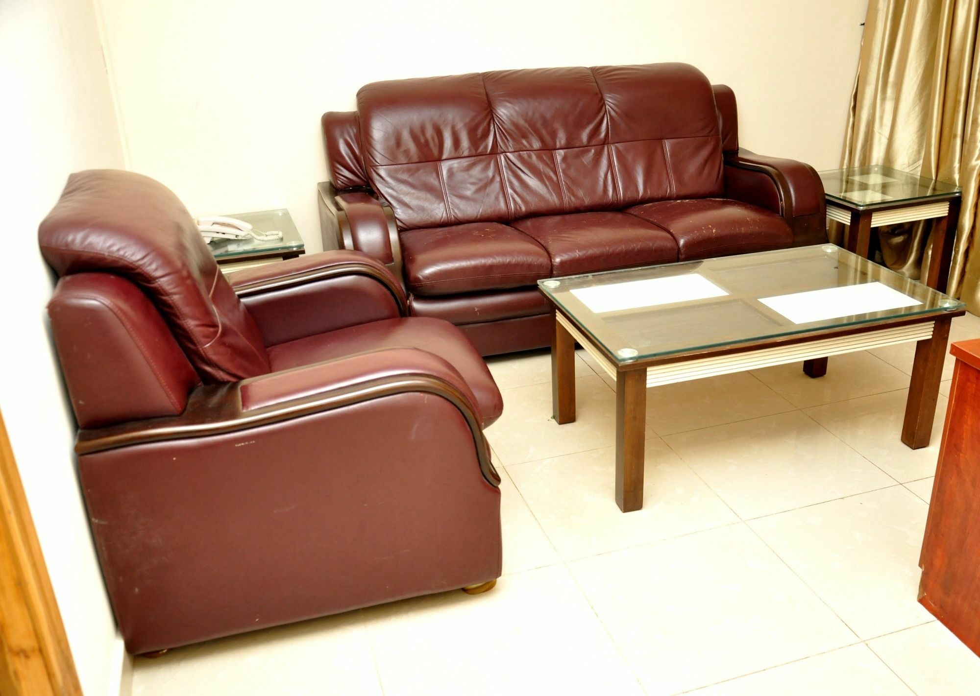 The Habitat Suites International Lagos Buitenkant foto